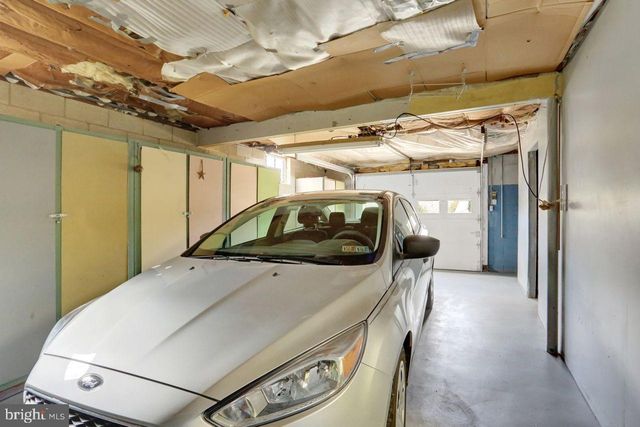 54 GRANDVIEW RD, Hummelstown, PA 17036