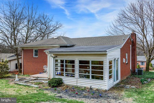 54 GRANDVIEW RD, Hummelstown, PA 17036