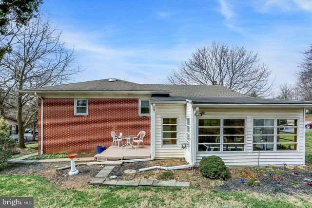 54 GRANDVIEW RD, Hummelstown, PA 17036