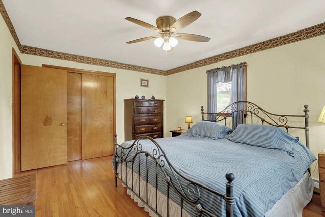 54 GRANDVIEW RD, Hummelstown, PA 17036