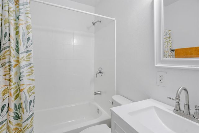 7031 GLENVIEW DRIVE, Tampa, FL 33619