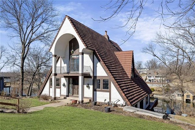 7616 NW Eastside Drive, Weatherby Lake, MO 64152