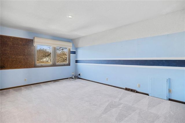 7616 NW Eastside Drive, Weatherby Lake, MO 64152