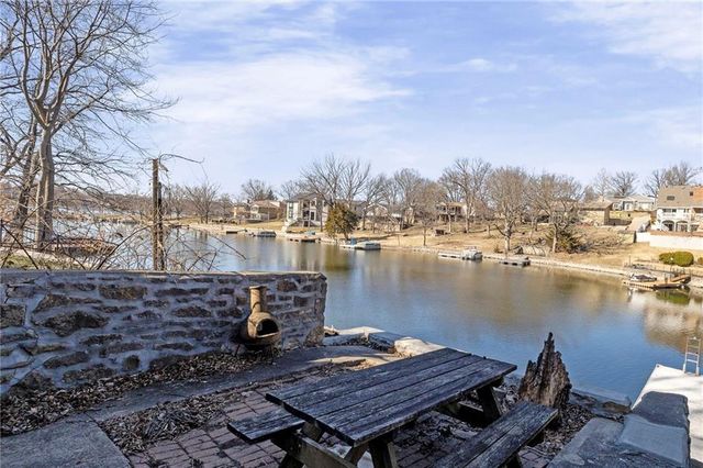 7616 NW Eastside Drive, Weatherby Lake, MO 64152
