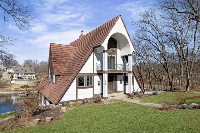 7616 NW Eastside Drive, Weatherby Lake, MO 64152