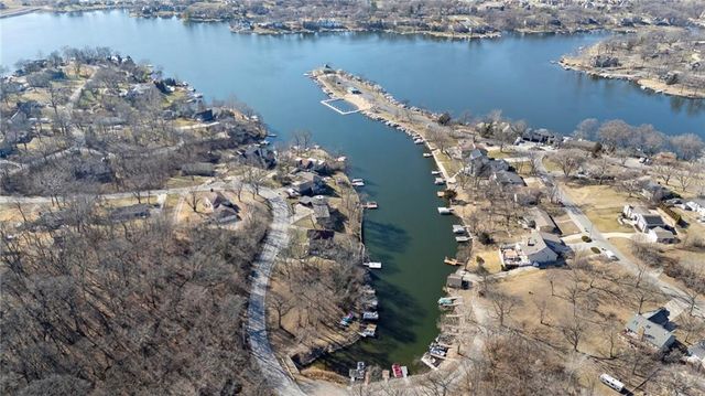 7616 NW Eastside Drive, Weatherby Lake, MO 64152