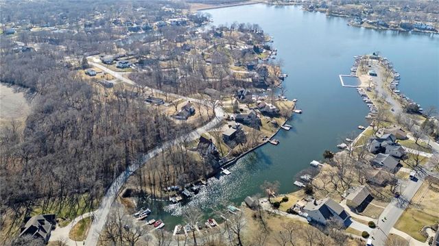 7616 NW Eastside Drive, Weatherby Lake, MO 64152