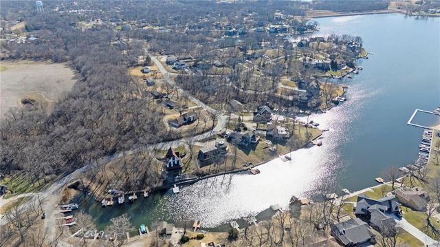 7616 NW Eastside Drive, Weatherby Lake, MO 64152