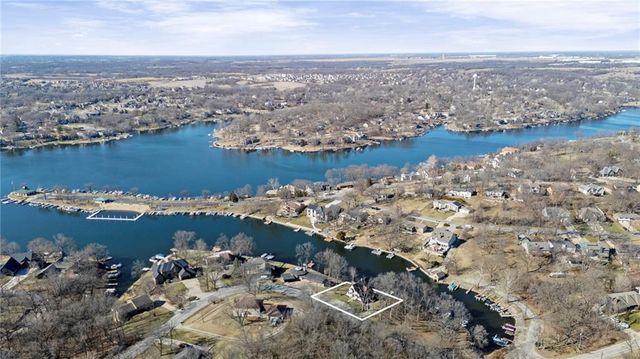 7616 NW Eastside Drive, Weatherby Lake, MO 64152