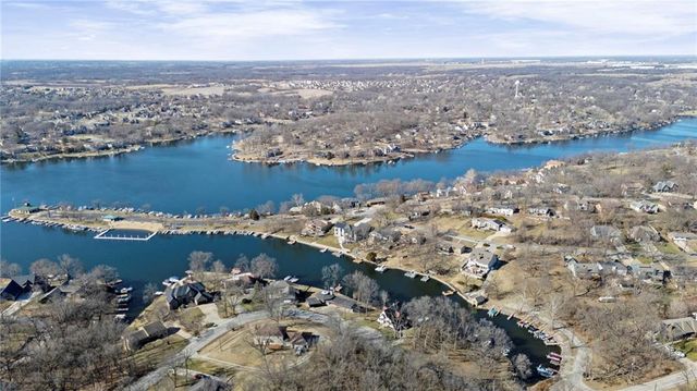 7616 NW Eastside Drive, Weatherby Lake, MO 64152