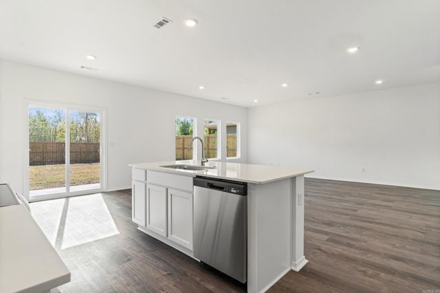 114 Sofia Drive, Maumelle, AR 72113
