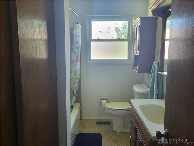 125 Mark Lane, Fairborn, OH 45324