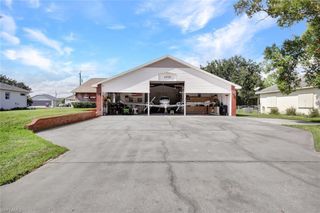 6910 Circle DR, Fort Myers, FL 33905