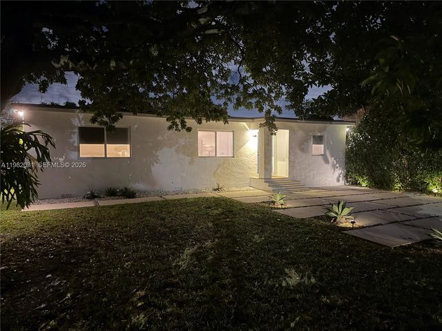 930 NW 145th Ter, Miami, FL 33168