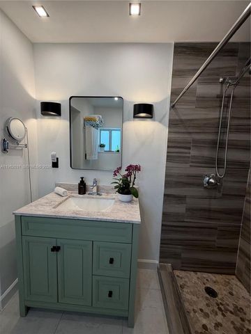 930 NW 145th Ter, Miami, FL 33168