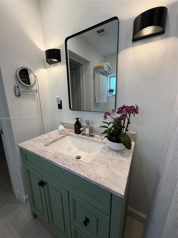 930 NW 145th Ter, Miami, FL 33168