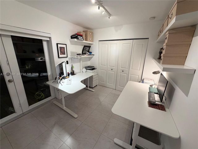 930 NW 145th Ter, Miami, FL 33168