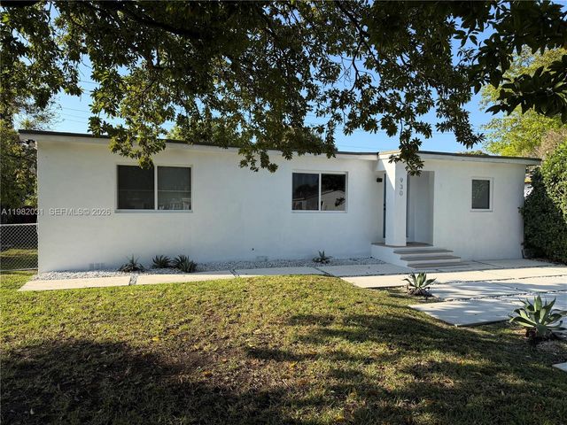 930 NW 145th Ter, Miami, FL 33168