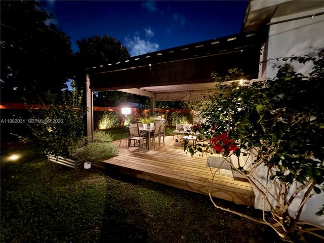 930 NW 145th Ter, Miami, FL 33168