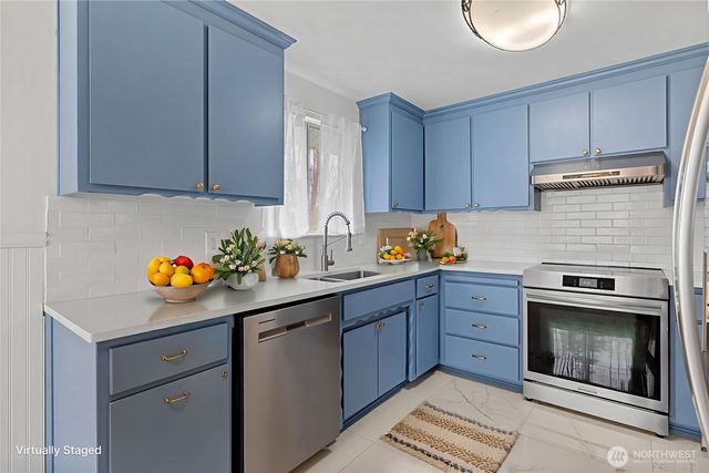 953 NW Illahee Drive, Oak Harbor, WA 98277