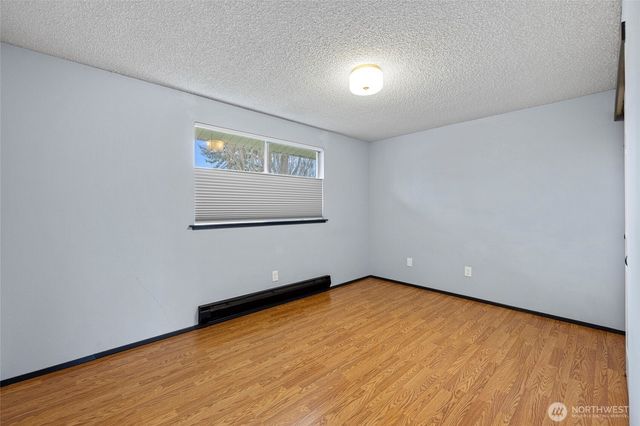 953 NW Illahee Drive, Oak Harbor, WA 98277