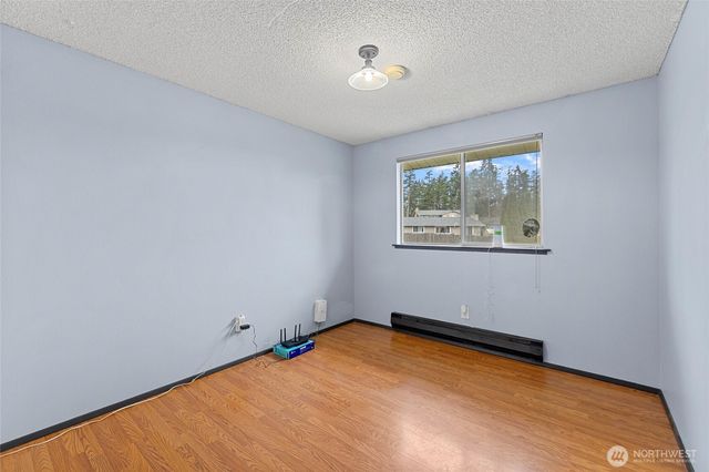 953 NW Illahee Drive, Oak Harbor, WA 98277