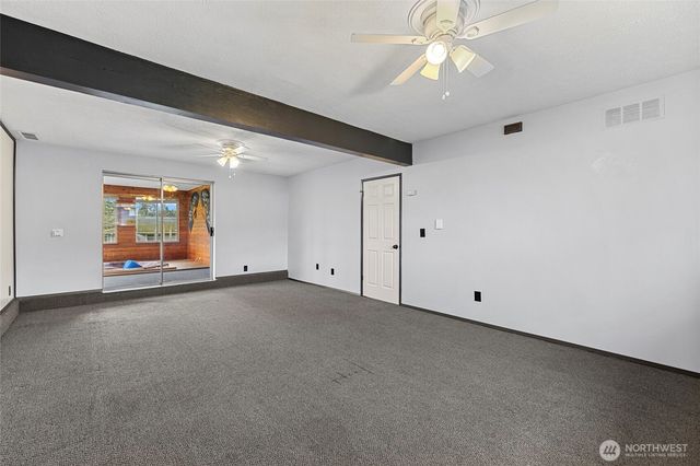 953 NW Illahee Drive, Oak Harbor, WA 98277