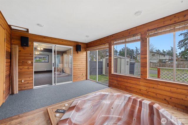 953 NW Illahee Drive, Oak Harbor, WA 98277