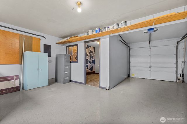 953 NW Illahee Drive, Oak Harbor, WA 98277