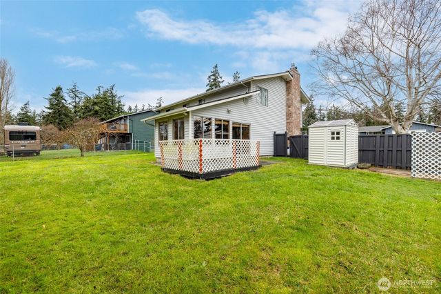 953 NW Illahee Drive, Oak Harbor, WA 98277