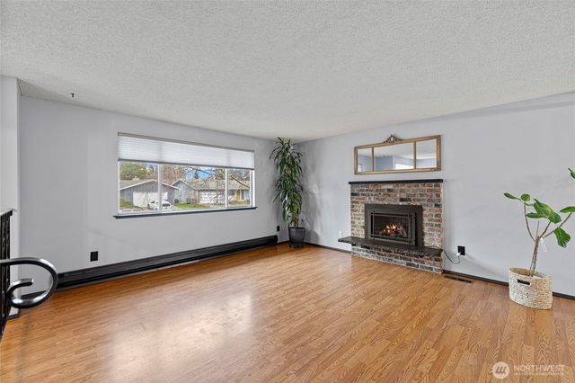 953 NW Illahee Drive, Oak Harbor, WA 98277