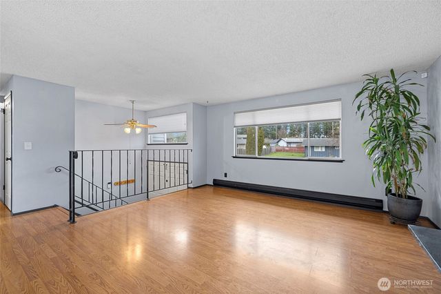 953 NW Illahee Drive, Oak Harbor, WA 98277