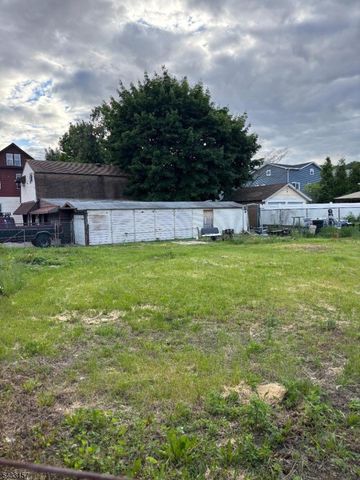 217 Ryerson Ave, Paterson City, NJ 07502