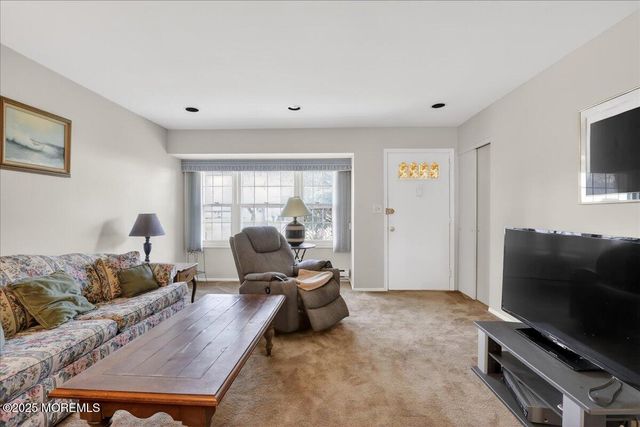 128 Korn Market C, Freehold, NJ 07728