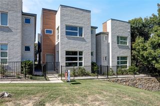 312 Oakbend Drive, Lewisville, TX 75067
