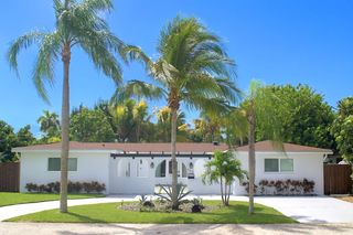 904 SE 13 Court, Deerfield Beach, FL 33441