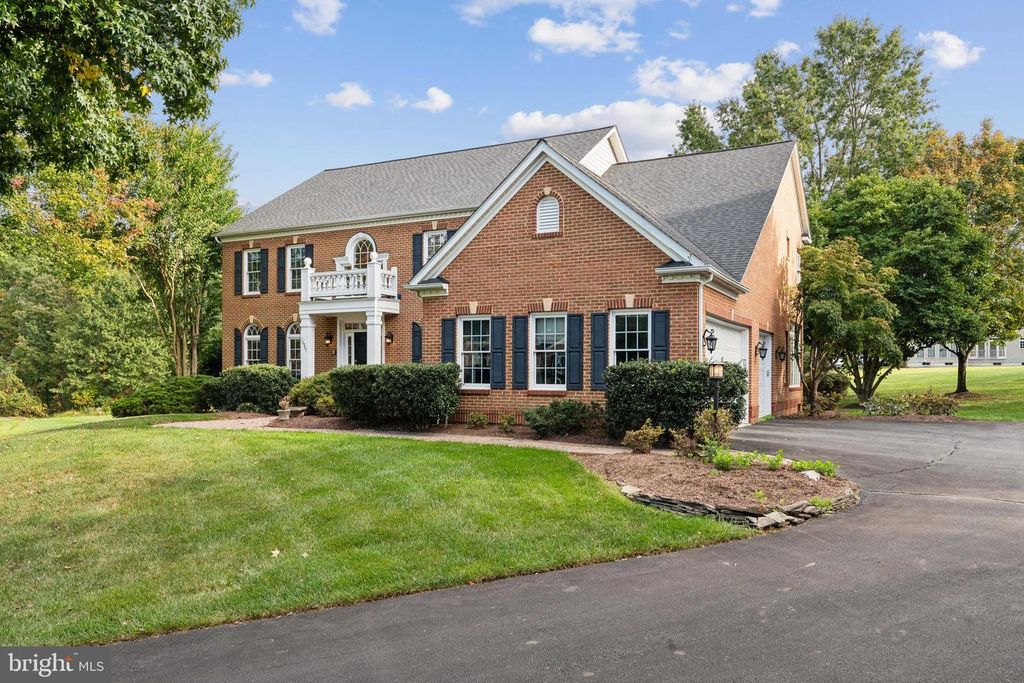 10907 GREAT POINT CT, Great Falls, VA 22066