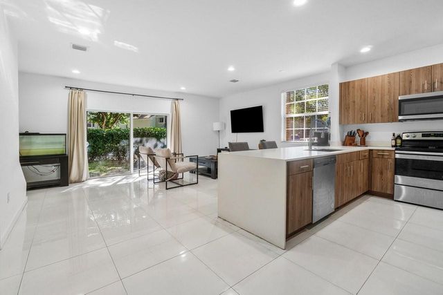 1030 Crystal Way 104, Delray Beach, FL 33444