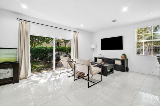 1030 Crystal Way 104, Delray Beach, FL 33444