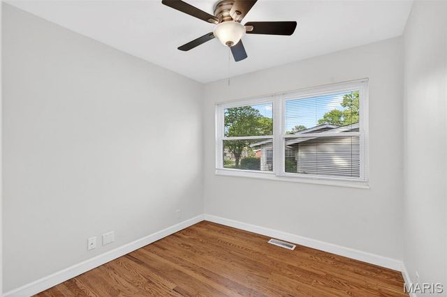 3255 Classic Drive, Florissant, MO 63033