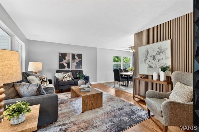 3255 Classic Drive, Florissant, MO 63033