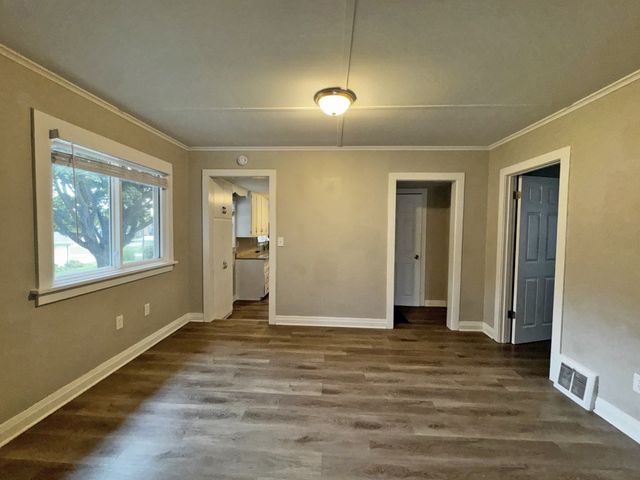 402 S 13th Avenue, St. Charles, IL 60174