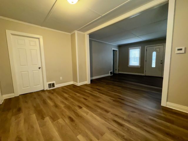 402 S 13th Avenue, St. Charles, IL 60174