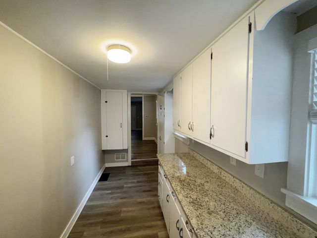 402 S 13th Avenue, St. Charles, IL 60174