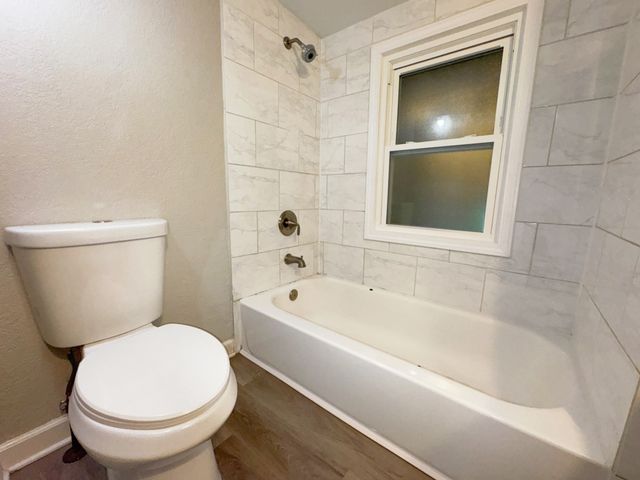 402 S 13th Avenue, St. Charles, IL 60174
