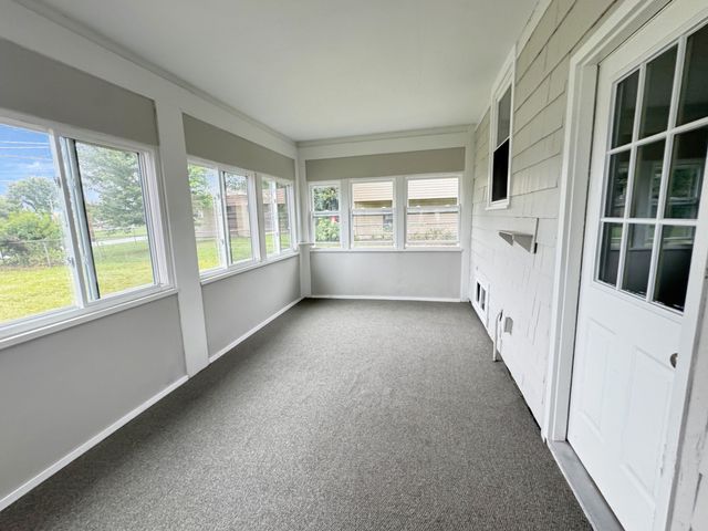402 S 13th Avenue, St. Charles, IL 60174
