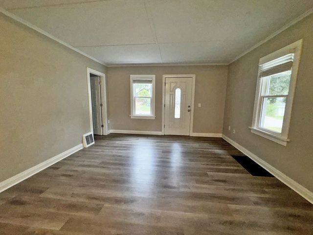 402 S 13th Avenue, St. Charles, IL 60174