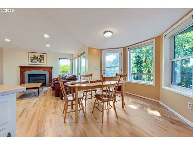 2902 Sw ORCHARD HILL Pl, Lake Oswego, OR 97035