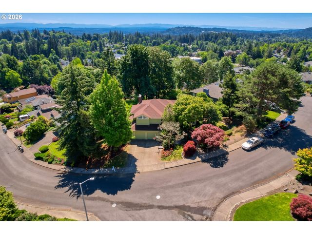 2902 Sw ORCHARD HILL Pl, Lake Oswego, OR 97035