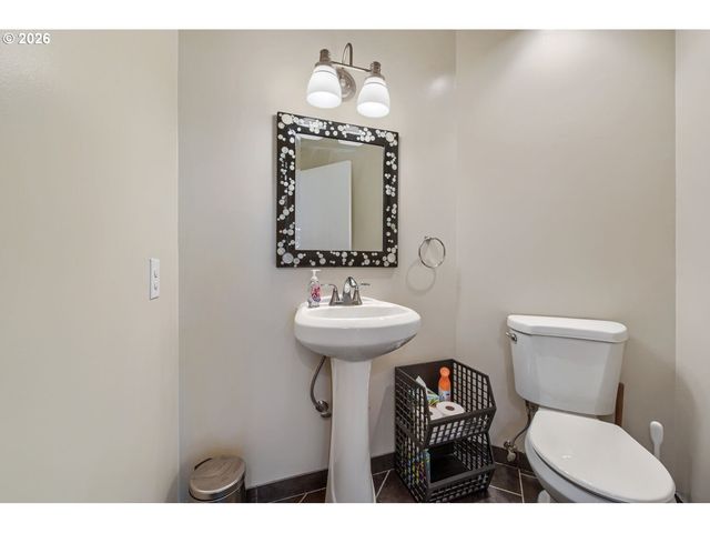 2902 Sw ORCHARD HILL Pl, Lake Oswego, OR 97035
